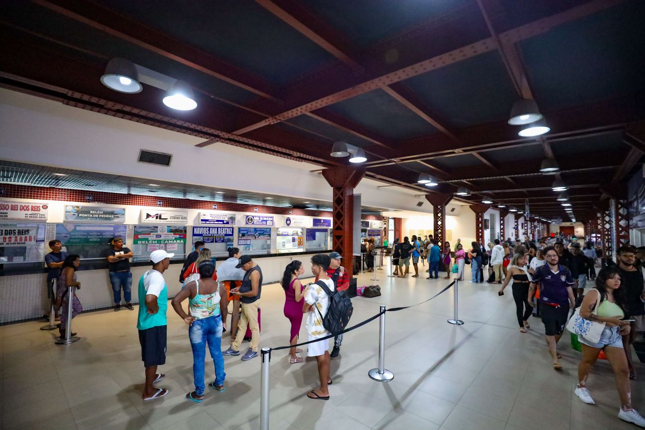 Circulação de pessoas no Terminal Hidroviário