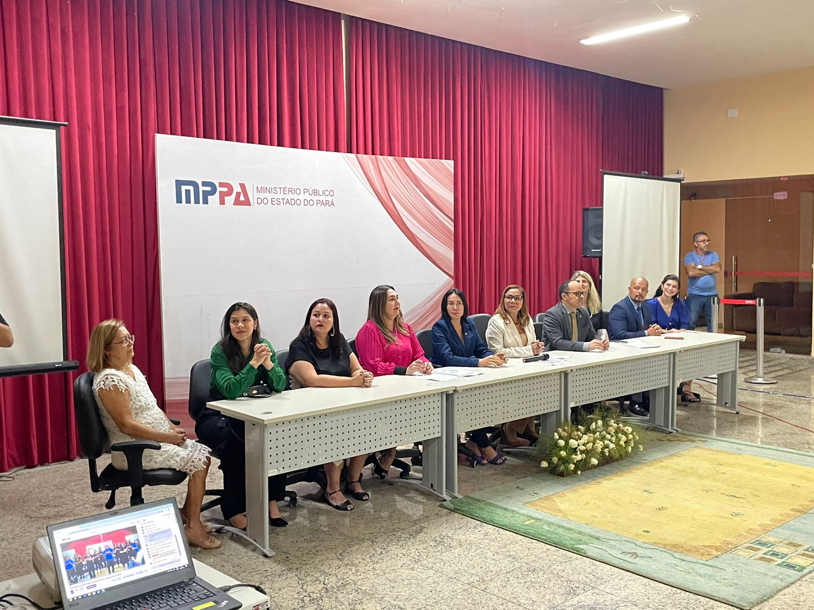 Mesa de debates